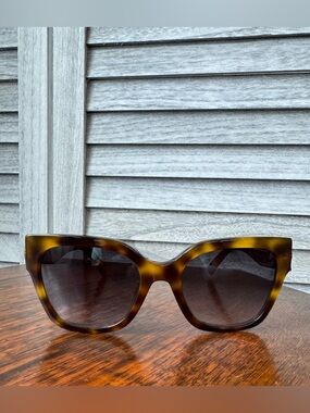 NEW Longchamp Tortoiseshell Cat-Eye Sunglasses - Green Gradient lenses